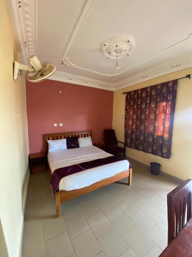 Britannia Hotel Cmr Yaoundé Exteriör bild